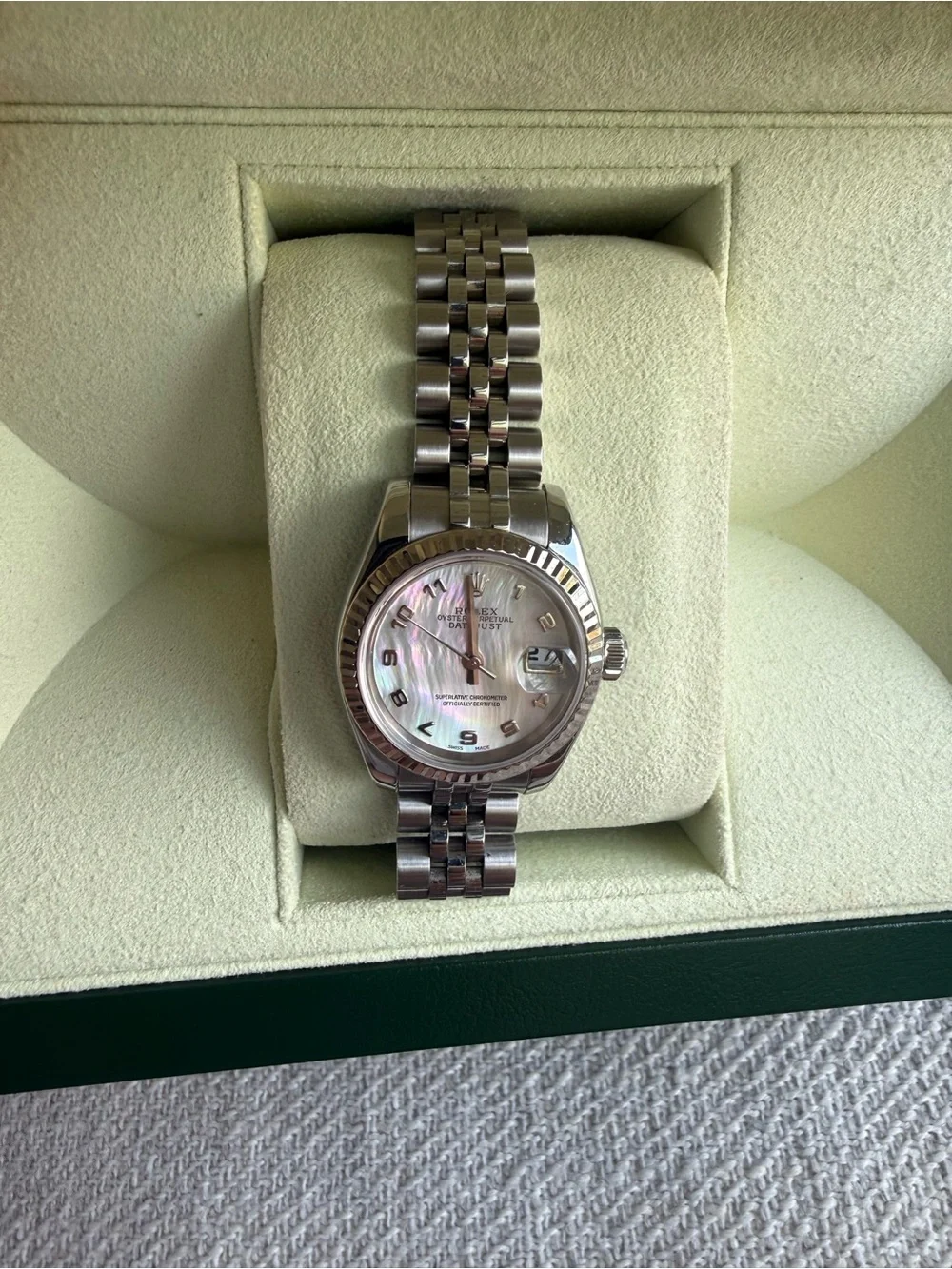 Rolex Ladies Watch with Mother-of-Pearl Dial, fluted bezel and jubilee Bracelet